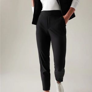 Athleta Brooklyn Ankle Pants Jogger // Black // Size 8 Petite 8P EUC